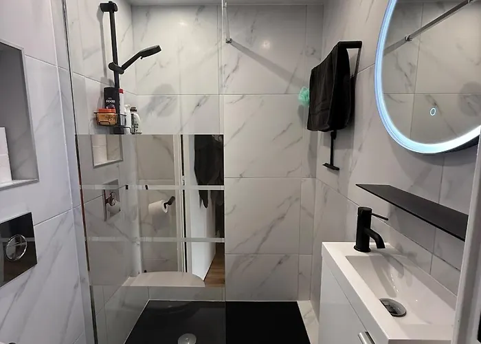 Azur Deluxe Apartment *