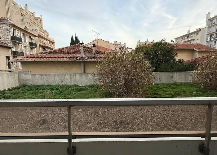 Azur Deluxe *